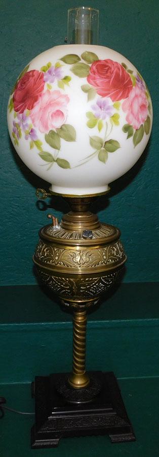Paint Decorated & Glass Victorian Parlor Oil Lamp (1 of 5)