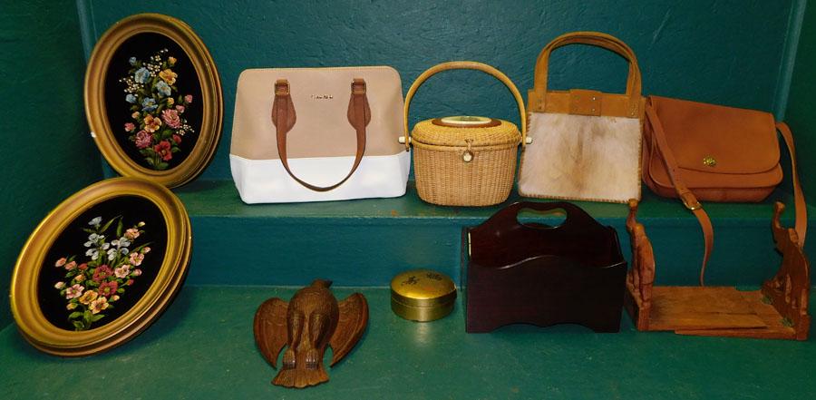 Lot Wooden Ware -Handbags (1 of 5)