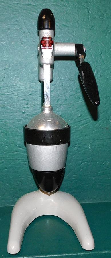 Vintage Cast Iron Hamilton Beach Juicer: Vintage Cast Iron Hamilton Beach Juicer. 19 1/4" H