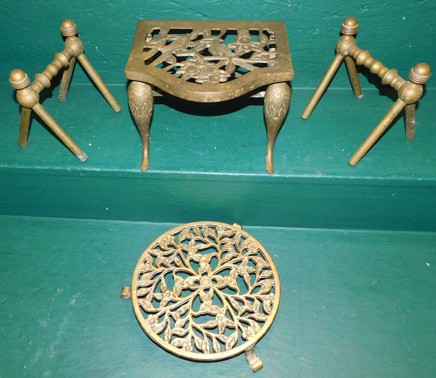 Pair of Brass Fire Tool Holders & 2 Trivets (1 of 3)