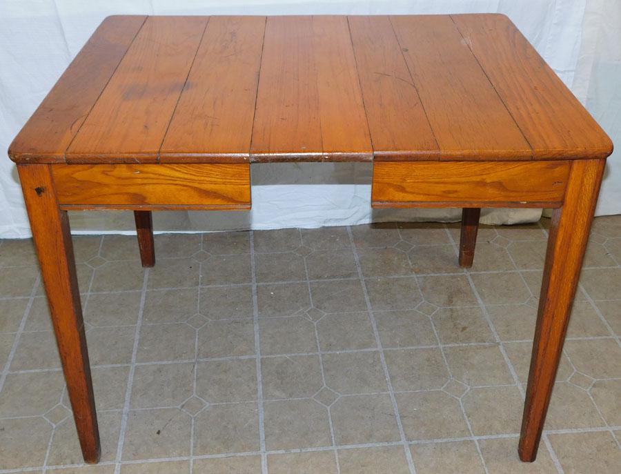 Oak Dining Table W/ 1 Leaf (1 of 2)