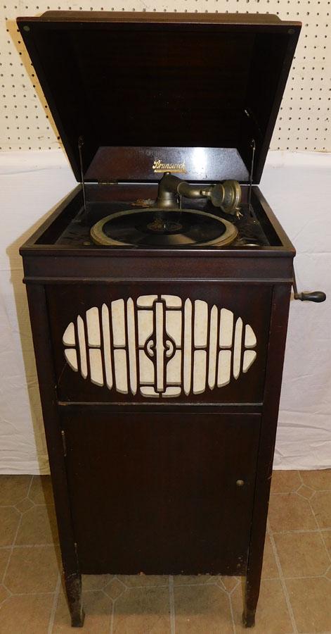 Brunswick Mahogany Victrola W/ Crank (Non Working): Brunswick Mahogany Victrola W/ Crank (Non Working). 19" W 21" D 42 1/2" H