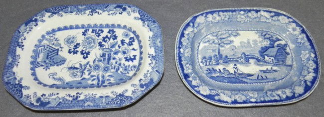 (2) small platters, 1 is marked Spode.: (2) small platters, 1 is marked Spode.