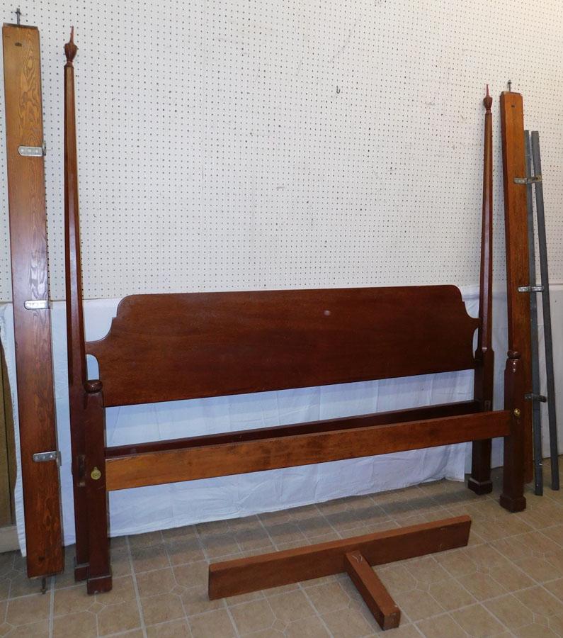 Mahogany King Size pencil post bed by CB Wood, 1989 (1 of 4)