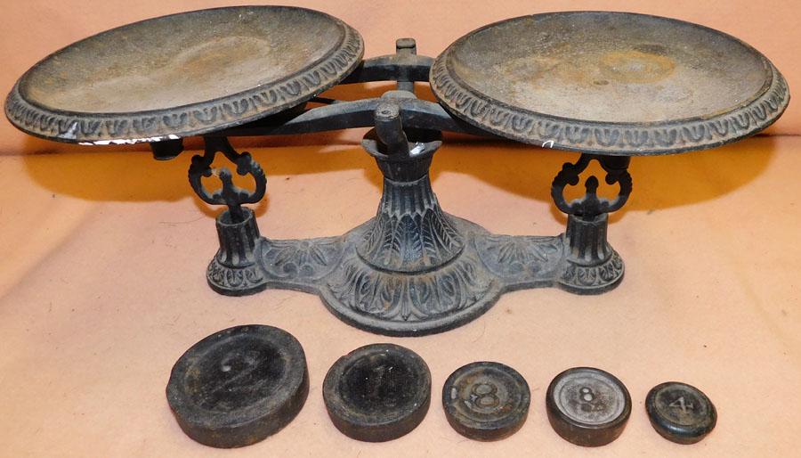 Antique Cast Iron Scale (1 of 4)