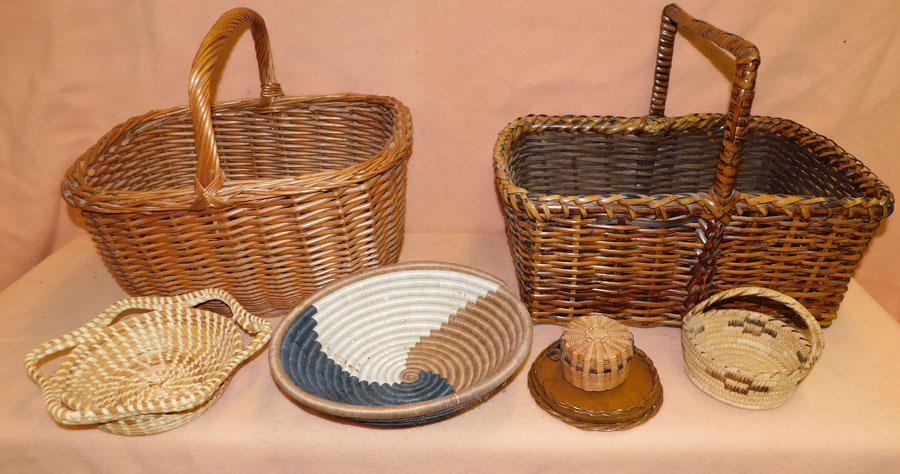Lot Wicker Baskets (1 of 2)