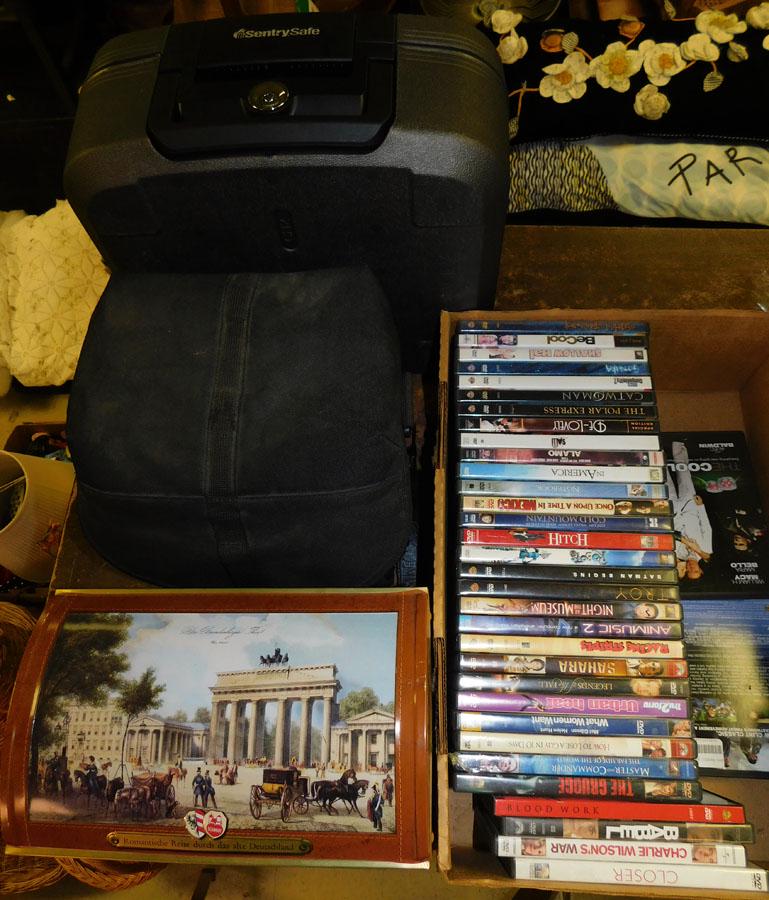 Lot DVDs Tin Box - Safe (No Key) Vintage Camera (1 of 8)