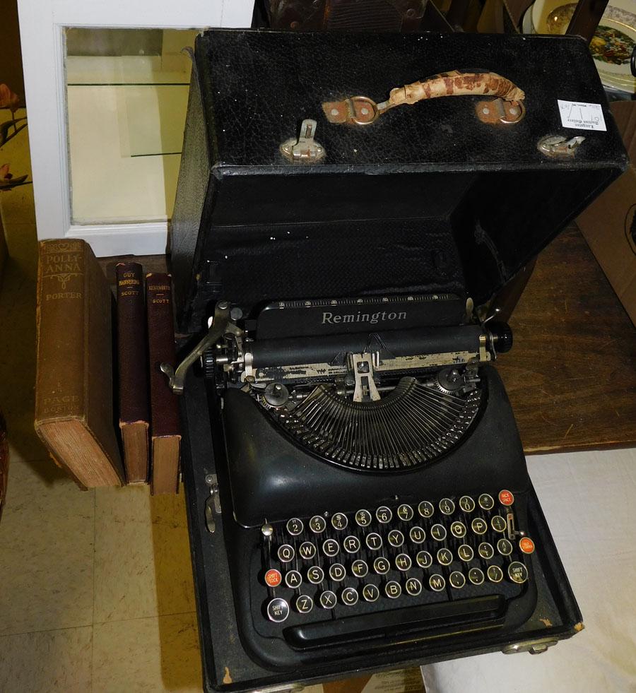 Three Vintage Books - Typewriter - 2 Display Cabinets (1 of 8)