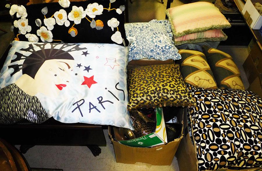 Lot Of Pillows: Lot Of Pillows.