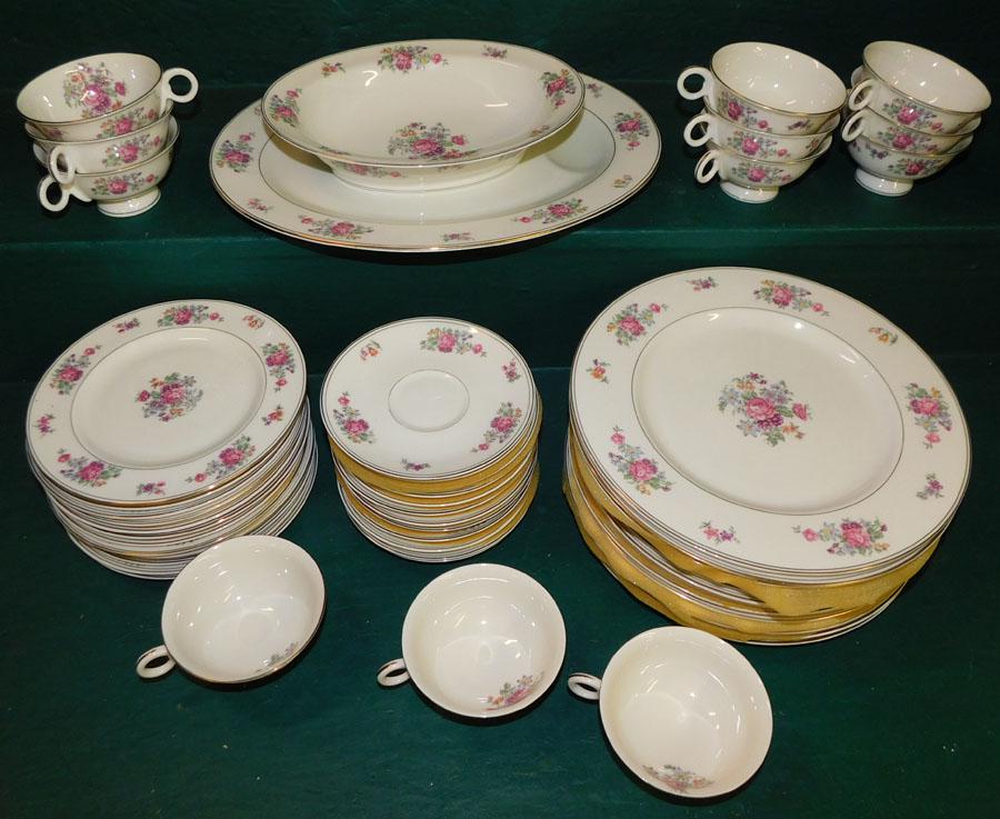 50 Pc Theodore Haviland "Arlington" Dinnerware (1 of 3)