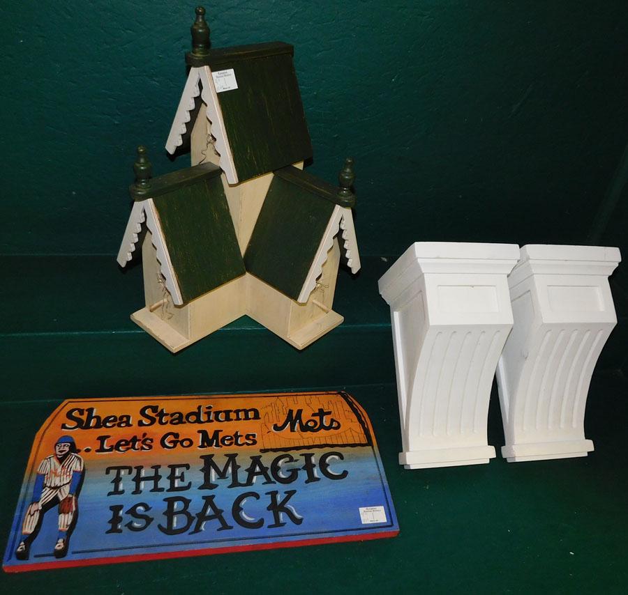 Lot Of Painted Wood Decorative Items (1 of 3)