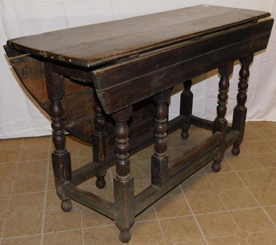 18th C Oak Gateleg Table (Missing Board) (1 of 3)