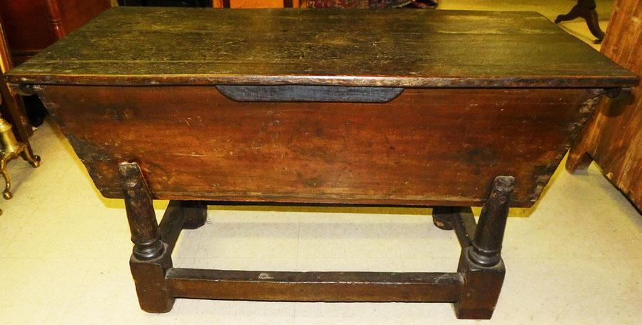 18th C Oak Dough Box On Stand (1 of 6)