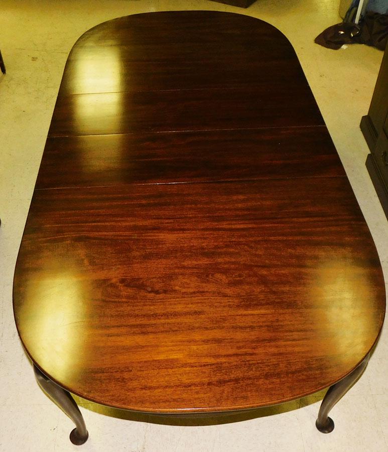 Mahogany Queen Anne Henkel Harris Dining Table W/ 2 Leaves (1 of 8)