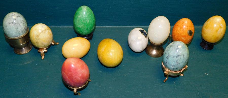 Lot 11 Hand Carved Italian Alabaster Eggs (1 of 3)