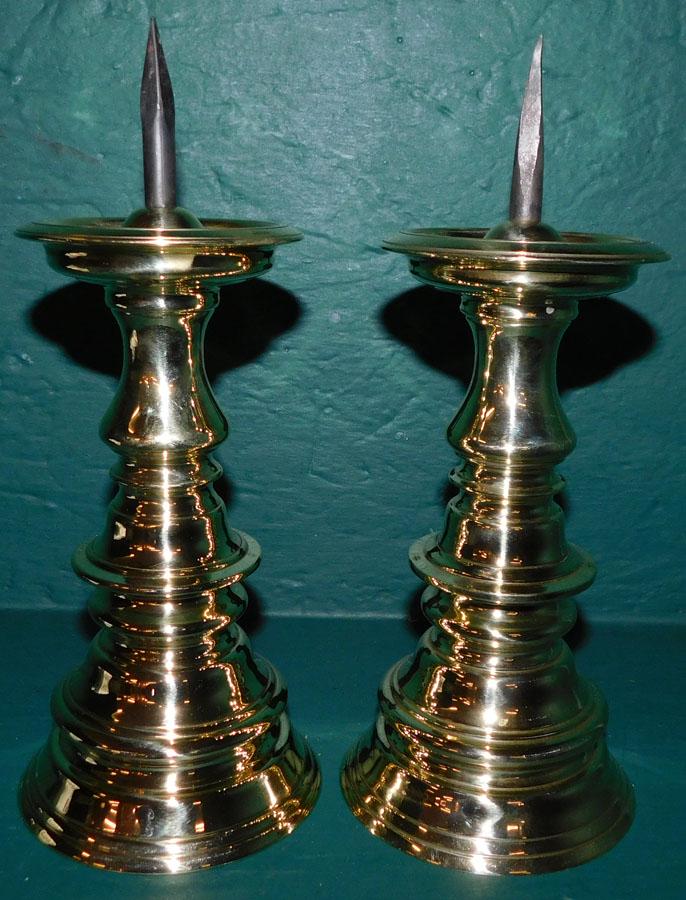 Pair Cast  Brass Colonial Williamsburg Candlesticks (1 of 5)
