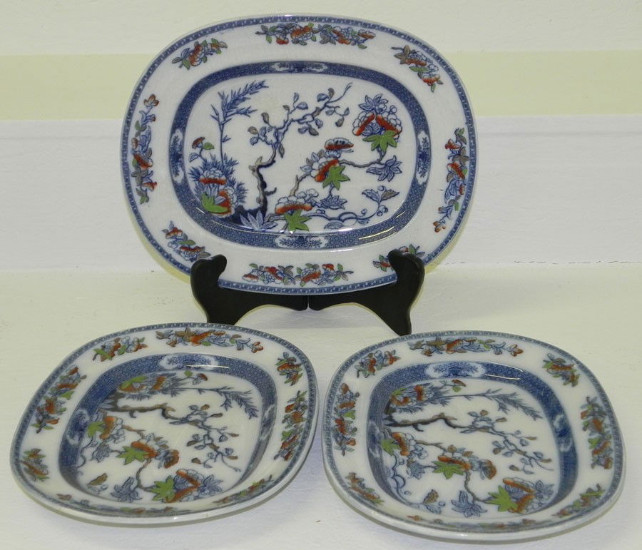 (3) Spode platters in "Indian Tree" pattern.: (3) Spode platters in "Indian Tree" pattern. 8 1/4" x 10 1/4" and 9 1/4" x 11 1/4".