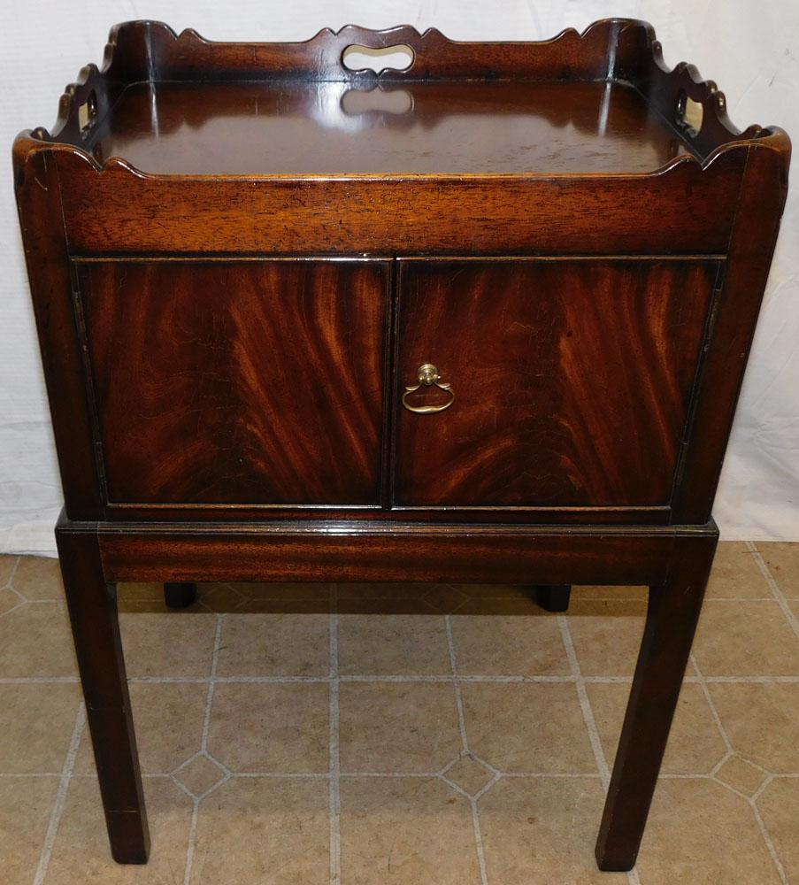 Mahogany Georgian Style Stand (1 of 4)