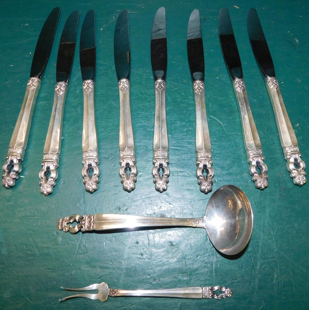 Lot Gorham Sterling Handle Knives & 1 Ladle - Pickle Fork (1 of 3)