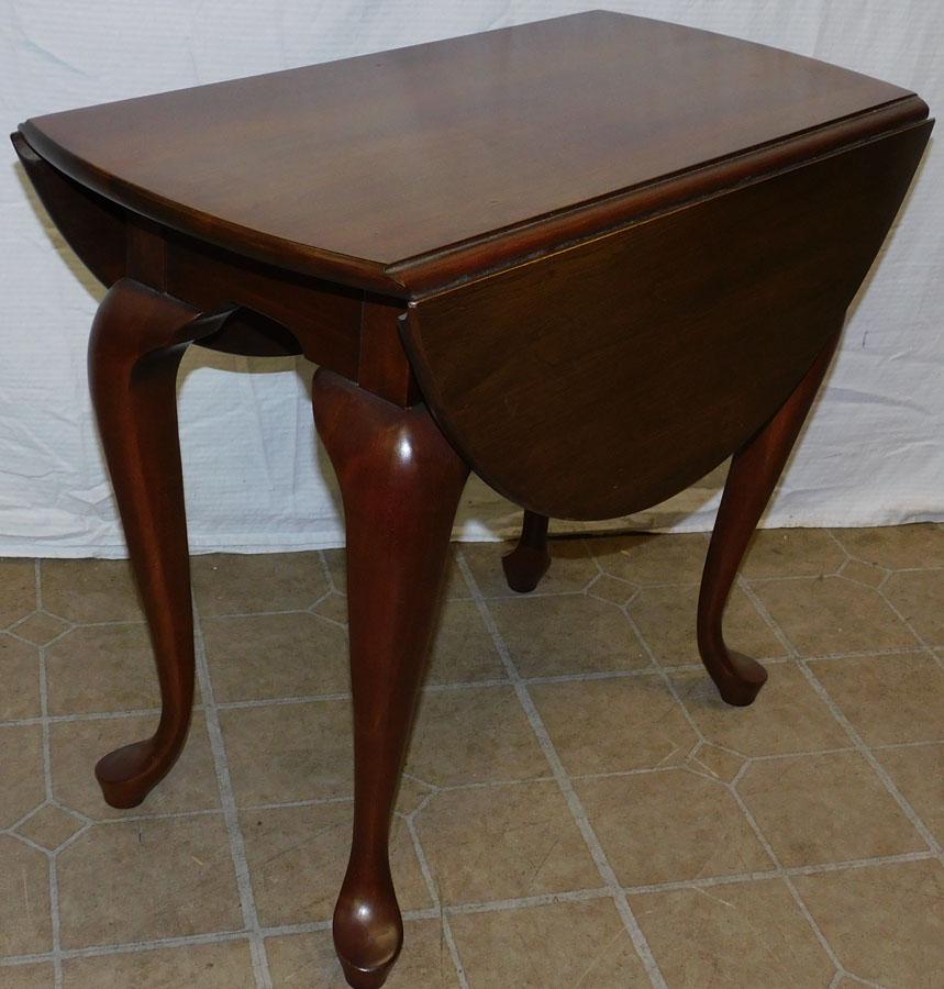 Cherry Queen Anne Drop Leaf Table (1 of 3)