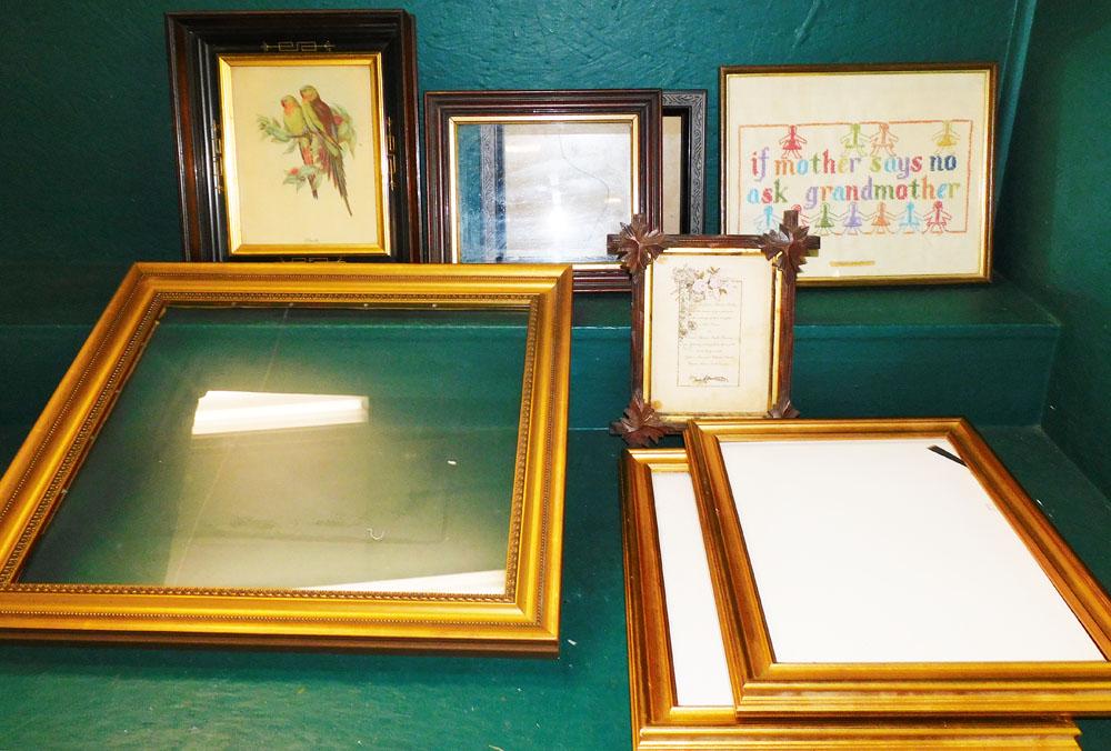 Lot Picture Frames: Lot Picture Frames.
