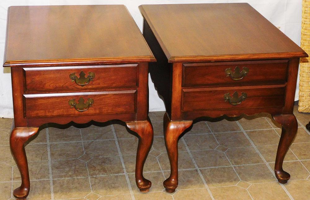 Pair of Cherry Queen Anne 2 Drawer Side/End Tables (1 of 6)