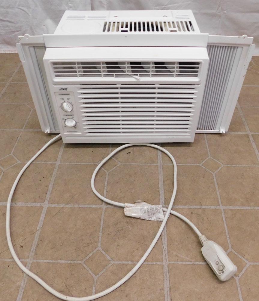 Artic King Air Condition Window Unit 5000 BTU (1 of 4)