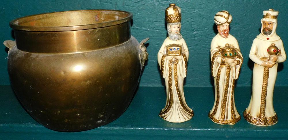 Brass JardiniÃ¨re & Three Figurines (1 of 4)