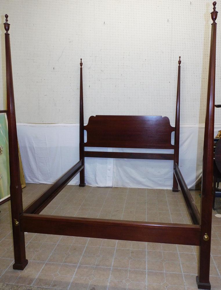 Mahogany Pencil Post Queen Size Bed By Heirloom Gallery (1 of 3)