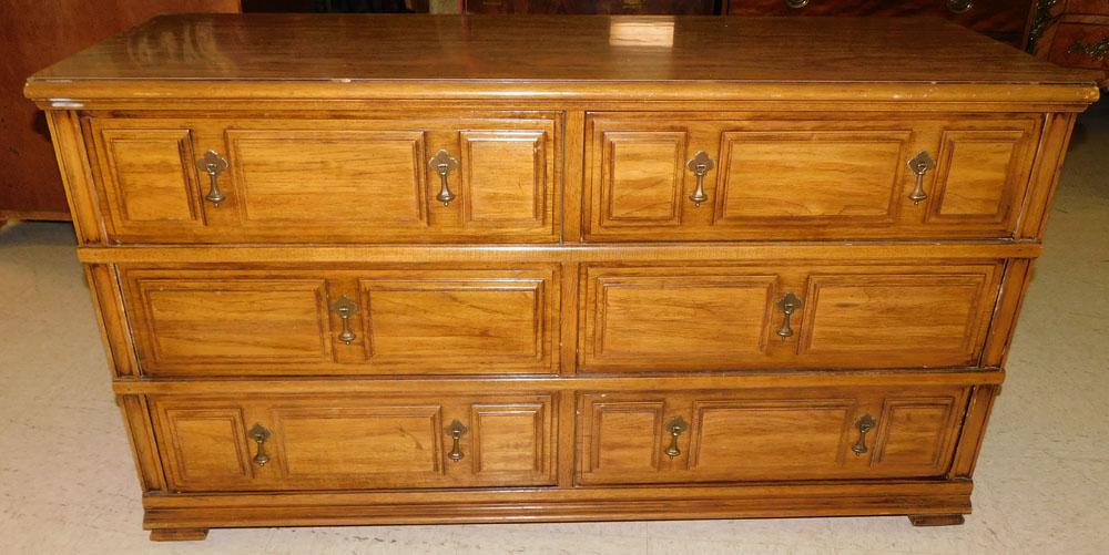 Mid-Century Modern 6 Drawer Credenza by Thomasville: Mid-Century Modern 6 Drawer Credenza by Thomasville. 52 1/4" W 19" D 29 1/2" H