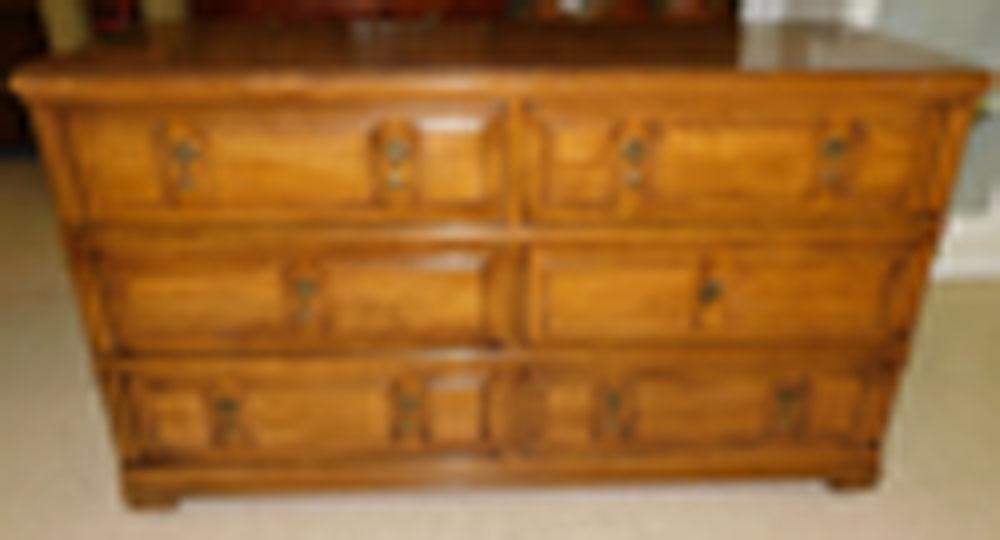 Mid-Century Modern 6 Drawer Credenza by Thomasville: Mid-Century Modern 6 Drawer Credenza by Thomasville. 52 1/4" W 19" D 29 1/2" H