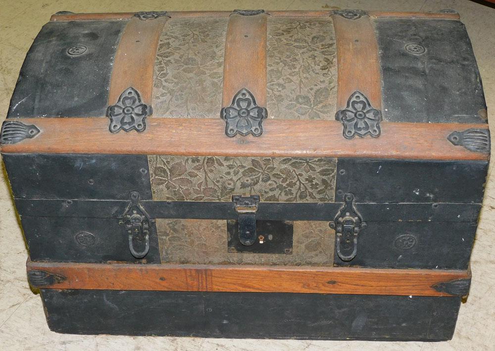 Antique Dome Top Trunk (1 of 4)