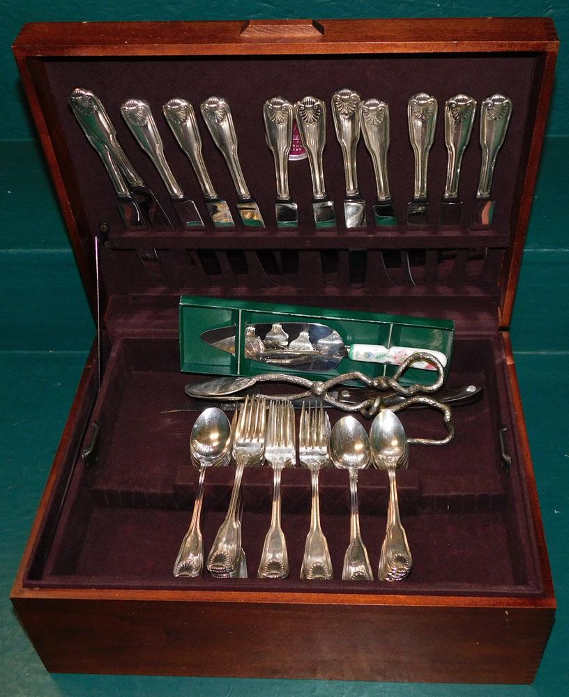 Silverplated Flatware in Original Box (1 of 6)