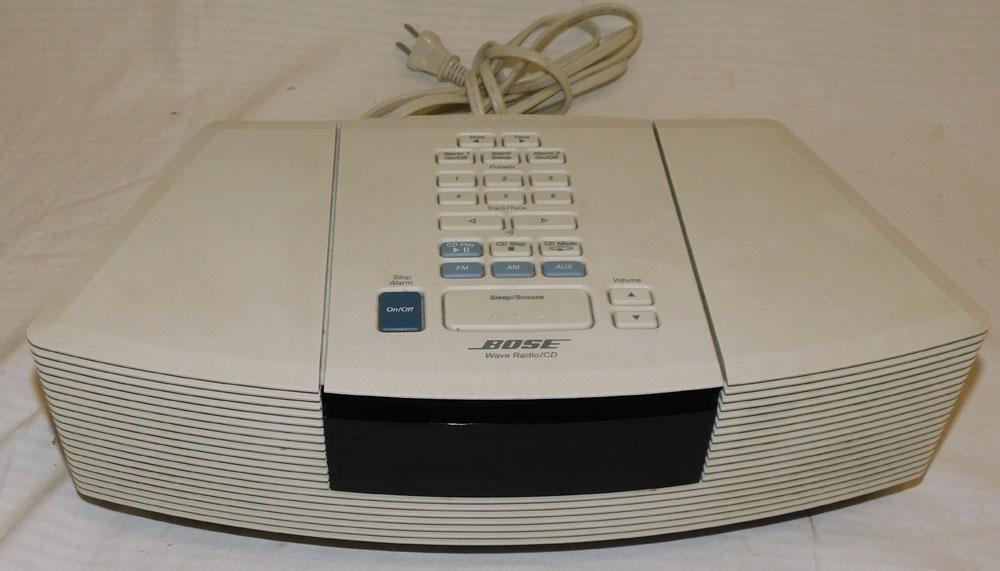Vintage Bose Radio, (Working Condition) (1 of 2)
