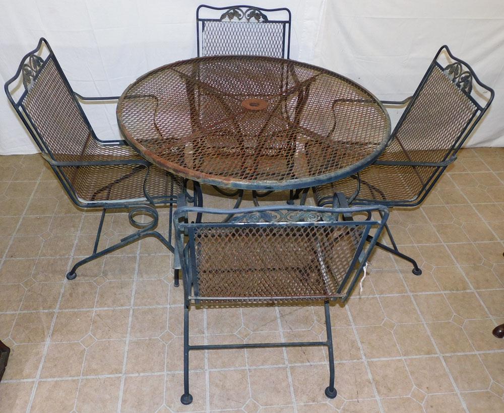 5 Piece Iron Patio Set (1 of 3)