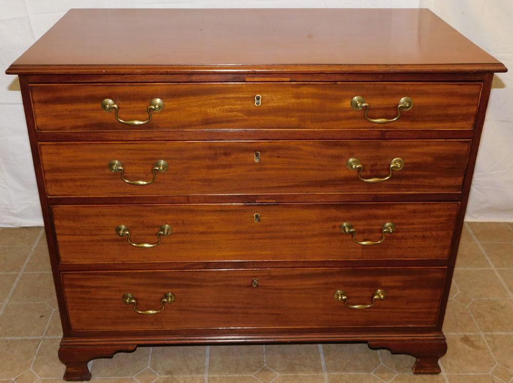 18th C Mahogany 4 Drawer Bachelor's Chest (1 of 7)