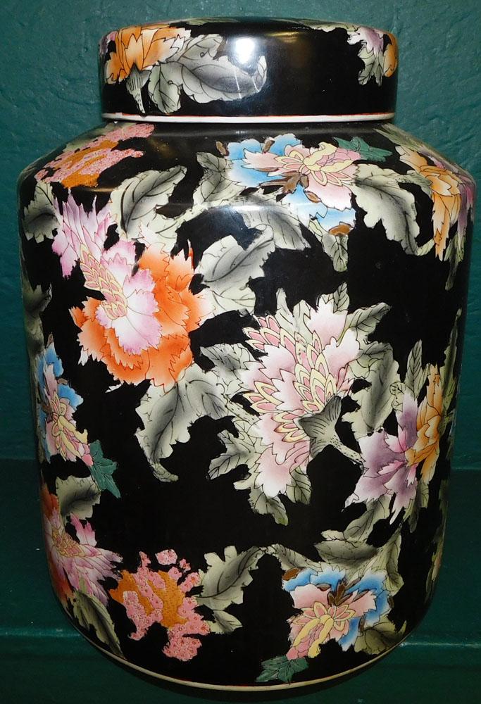 Oriental Porcelain Covered Jar (1 of 2)
