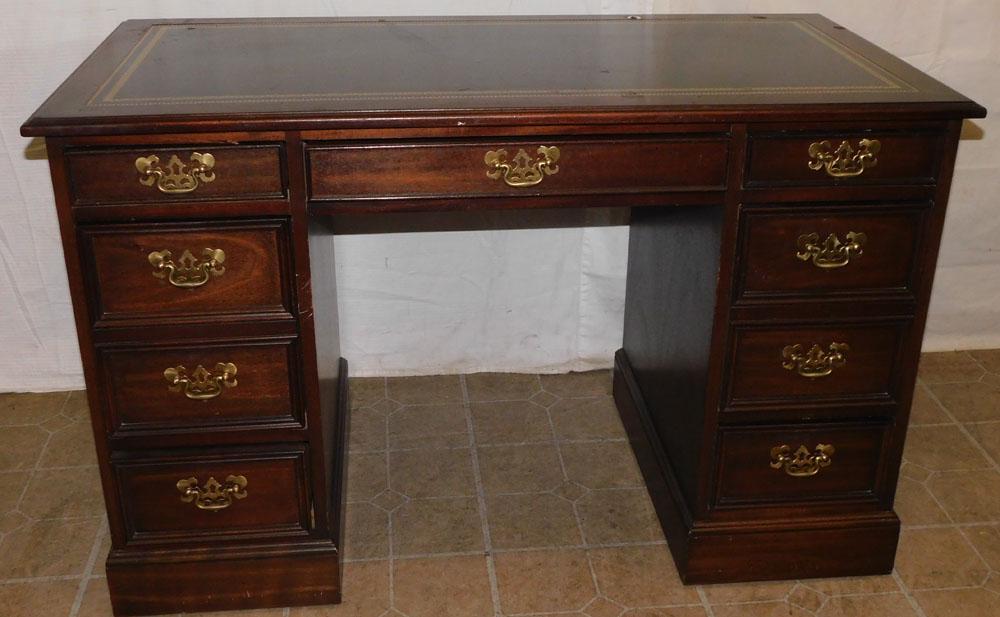Mahogany Tooled Leather Knee Hole Desk By Sligh: Mahogany Tooled Leather Knee Hole Desk By Sligh. 40 1/4" W 23 1/4" D 29 1/4" H