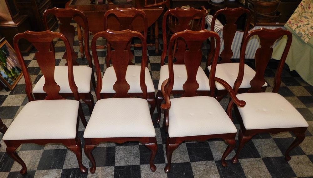Set of 8 Cherry Queen Anne Style Dining Chairs By Colonial Furniture Co. (1 of 5)