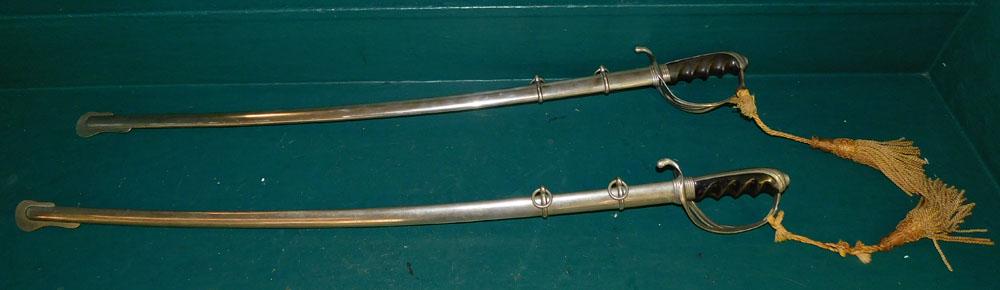 2 Decorative Swords (1 of 5)