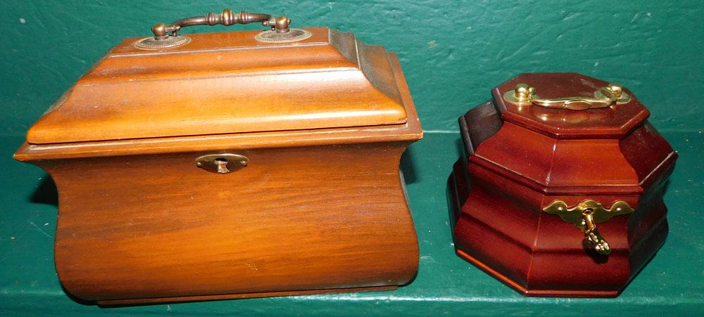 Pine Box & Cherry Tea Caddy Signed Williamsburg (1 of 3)