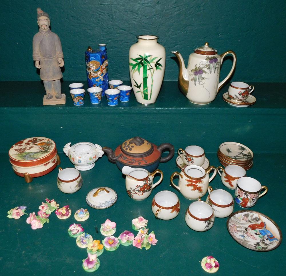 Lot of Porcelain Oriental Items (1 of 6)