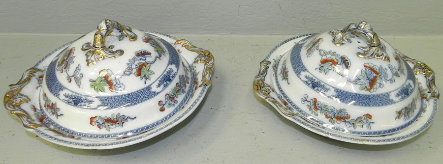 Pair of Copeland covered flow blue dishes.: Pair of Copeland covered flow blue dishes.