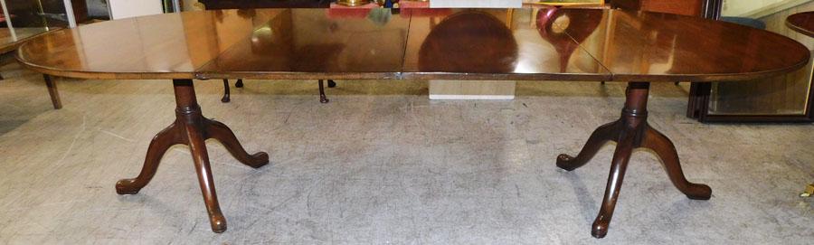 Mahogany Queen Anne 2 Pedestal Dining Table with 2 Leaves by Kittinger (1 of 5)