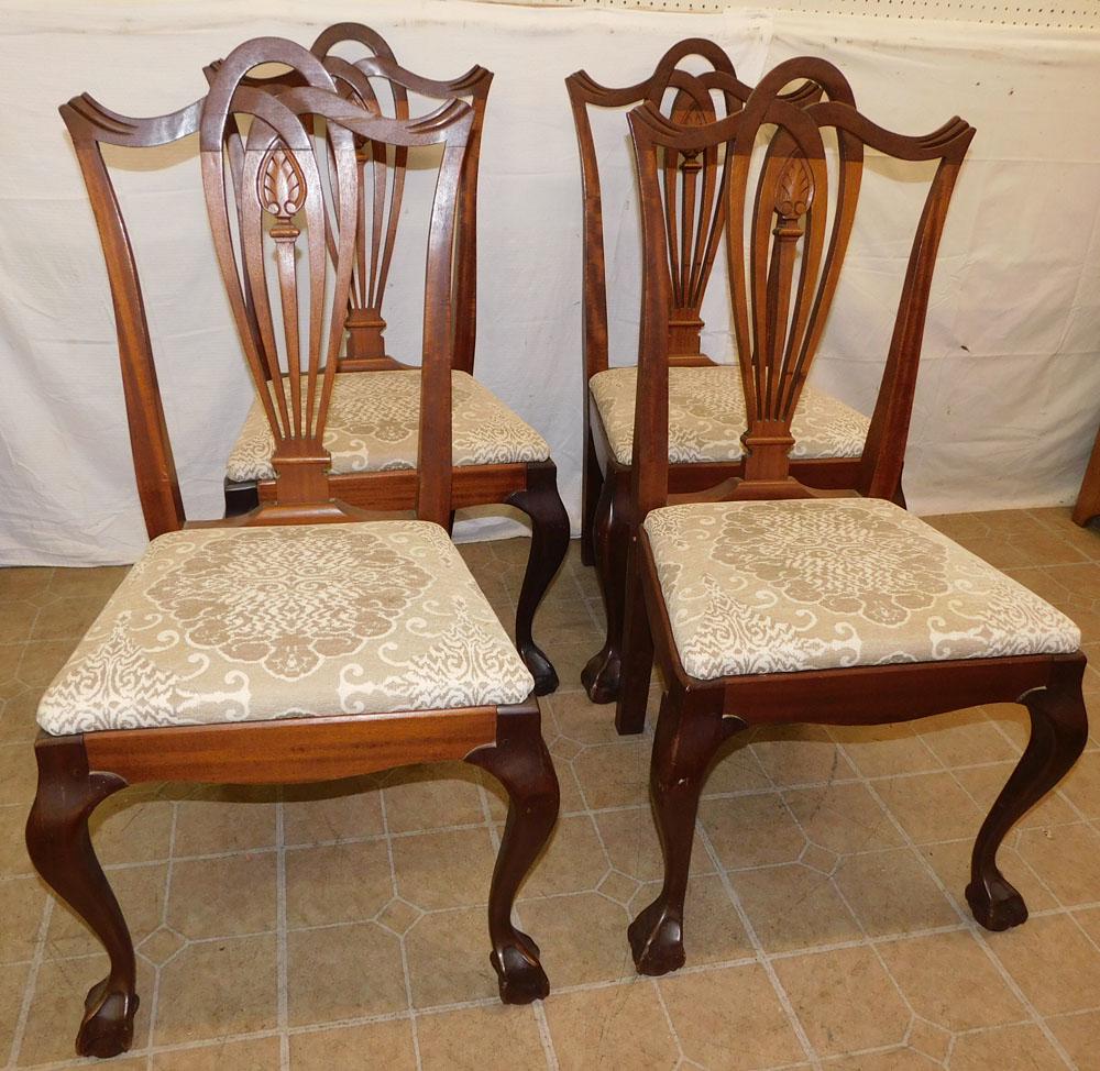 Set of 4 Mahogany Dining Chairs: Set of 4 Mahogany Dining Chairs . 41" H ALL DESCRIPTIONS AND ANY CONDITION STATEMENT GIVEN BY LANGSTON AUCTION GALLERY ARE STRICTLY AN OPINION AND LANGSTON'S SHALL HAVE NO RESPONSIBILITY FOR ERRORS OR