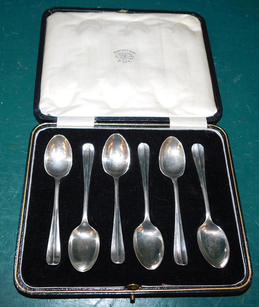 6 Hallmarked Sterling Coffee Spoons In Case, (2.3 T.O.) (1 of 4)
