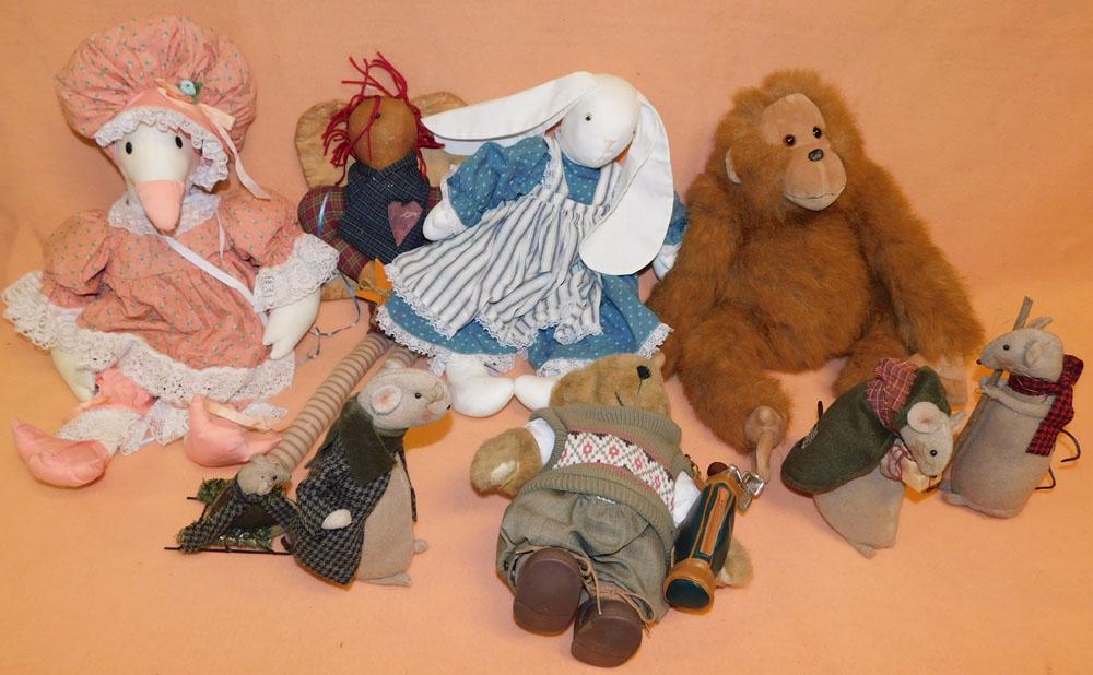 Lot of Vintage Teddy Bears & Stuffed Animals (1 of 3)