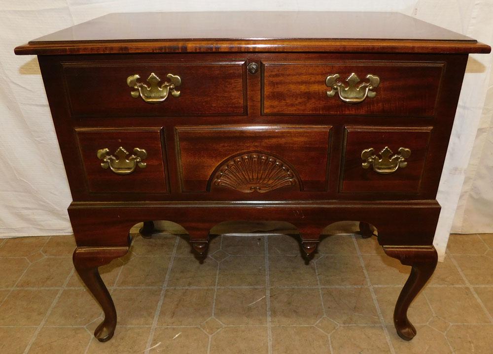 Cherry Queen Anne Style Lift Top Blanket Chest: Cherry Queen Anne Style Lift Top Blanket Chest . 32" W 19" D 28 1/2" H "ALL DESCRIPTIONS AND ANY CONDITION STATEMENT GIVEN BY LANGSTON AUCTION GALLERY ARE STRICTLY OPINIONS AND LANGSTON'S SHALL HAVE N