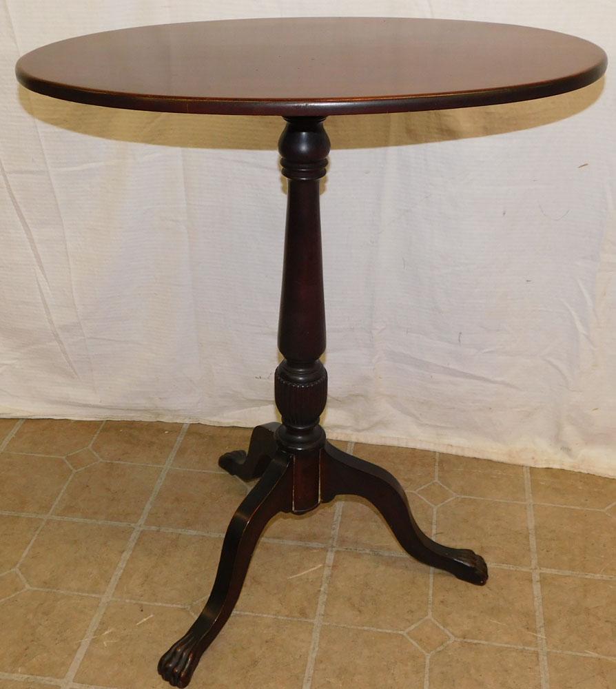 Antique Mahogany Oval Tilt Top Table (1 of 4)