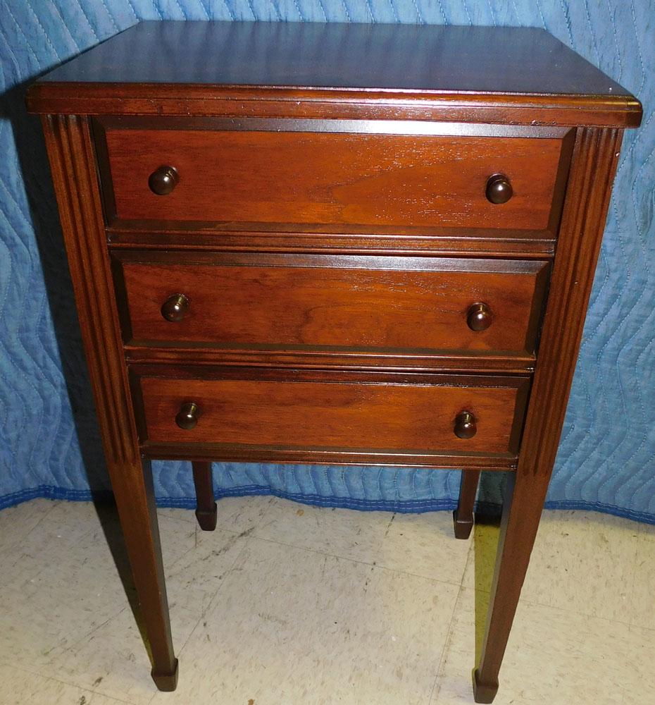 Mahogany 3 Drawer Night Stand (1 of 4)